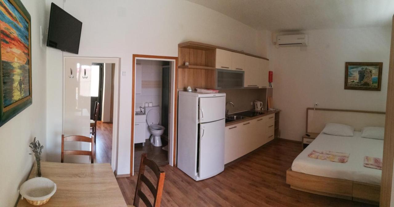 Apartments Zdenka Starigrad Paklenica Eksteriør bilde